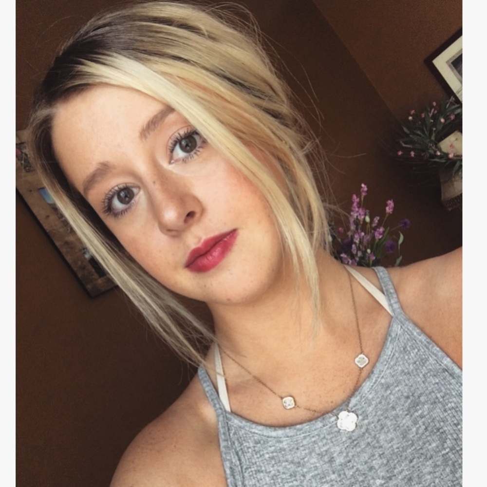 Meet your Posher, Katie - Picture 1 of 1